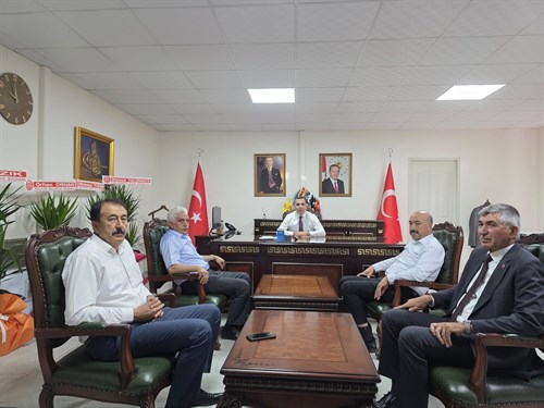 Ak Parti İlçe Başkanı, Belde Belediye Başkanları ve İl Genel Meclis Üyeleri Kaymakamımız Sayın Kadir ALGIN’a Hayırlı Olsun Ziyaretin Bulundu