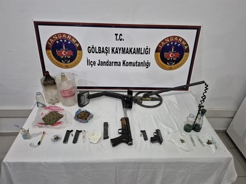 İlçe Jandarma Komutanlığı’ndan Uyuşturucu ve Silah Operasyonu